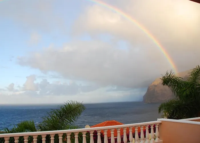 Panoramic Ocean View Apartment